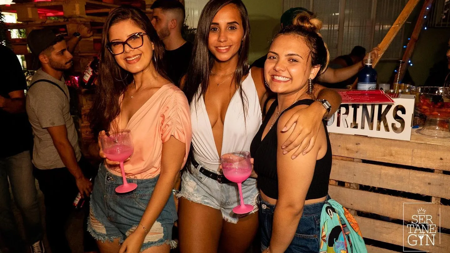 Amigas em edição anterior da SertaneGIN